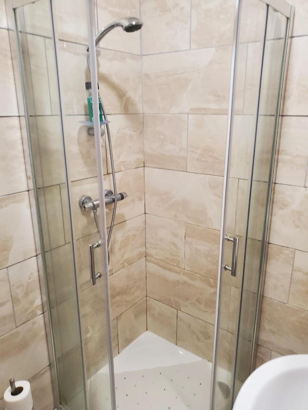 En suite bedrooms, Heaton, Newcastle Kamer foto